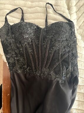 Elegant Black Strapless Lace & Sequin Evening Gown